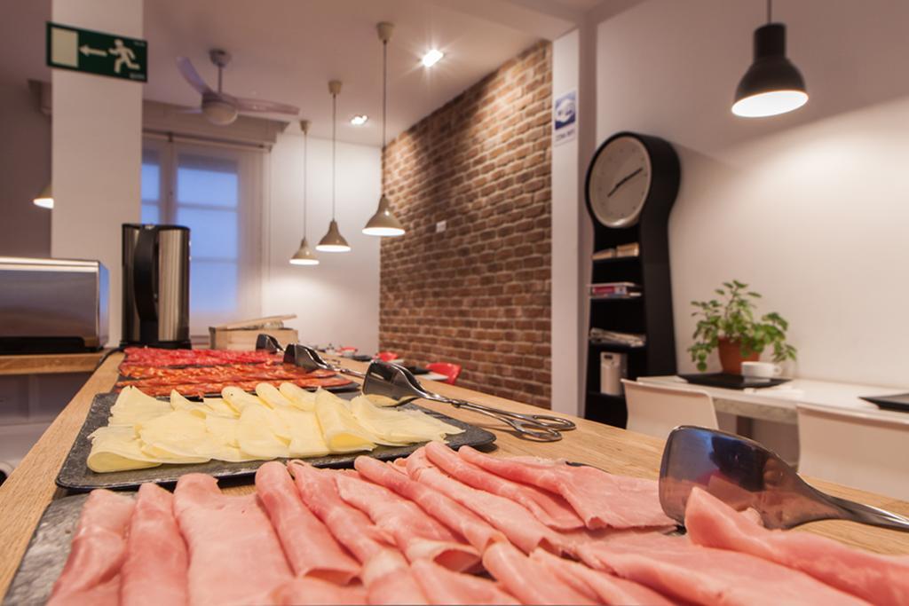 Woohoo Hostal Madrid Eksteriør billede